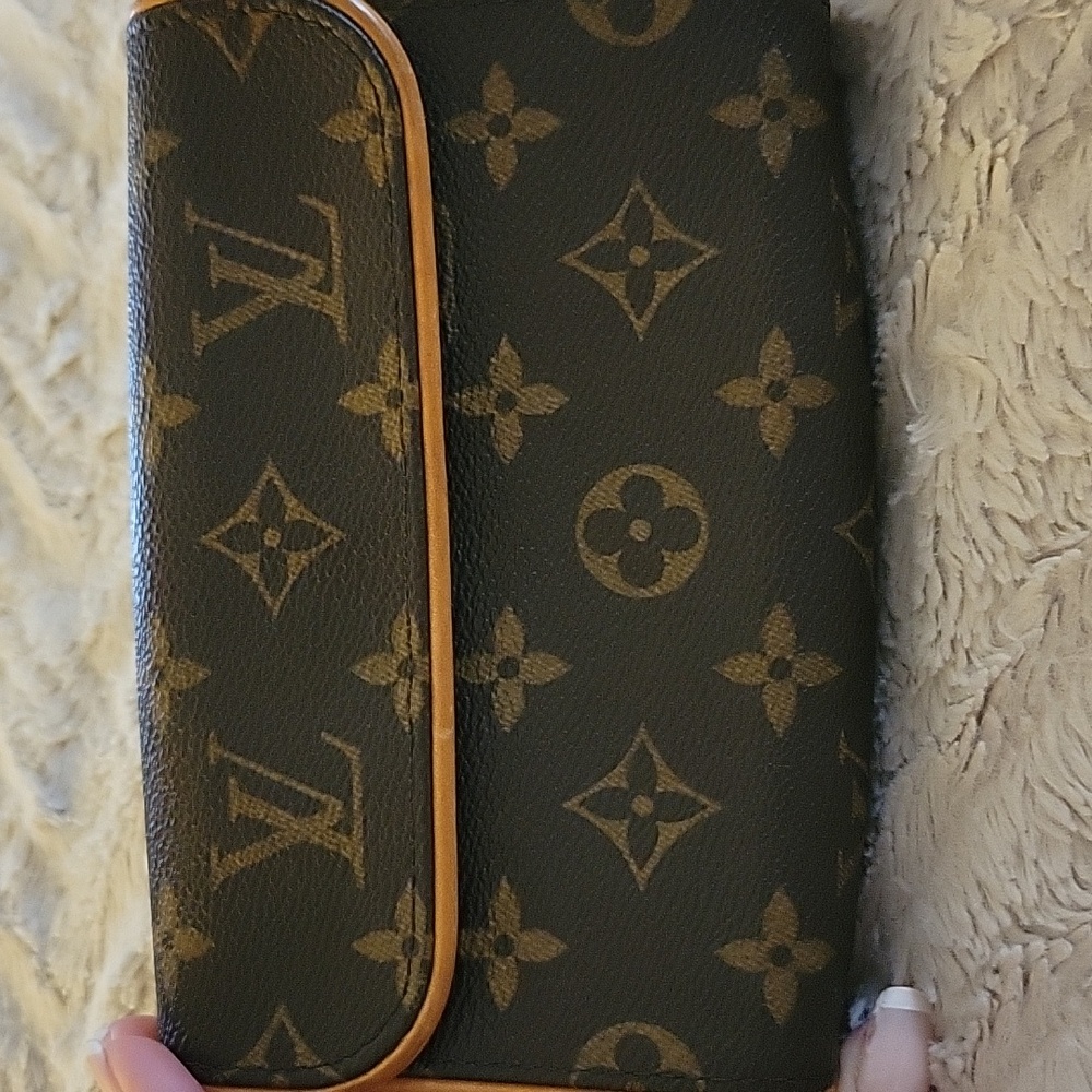 EUC Louis Vuitton Florentine Monogram Pochette